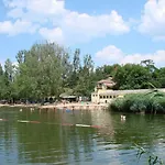 Tavi Panzio Es Etterem Bed & Breakfast