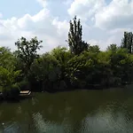 Bed & Breakfast Tavi Panzio Es Etterem Veresegyhaz