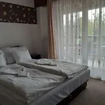 Tavi Panzio Es Etterem 3* Veresegyház