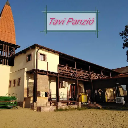 Bed & Breakfast Tavi Panzio Es Etterem