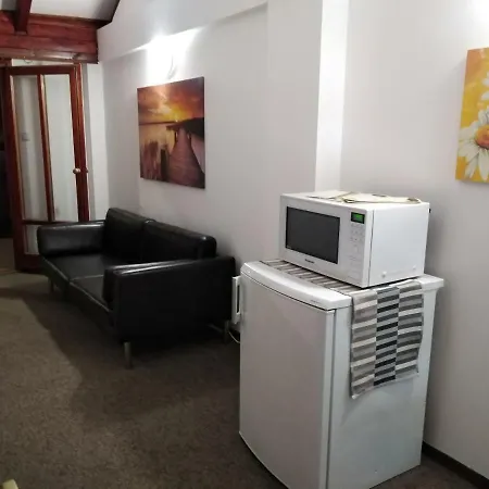 Tavi Panzio Es Etterem Bed & Breakfast 3*