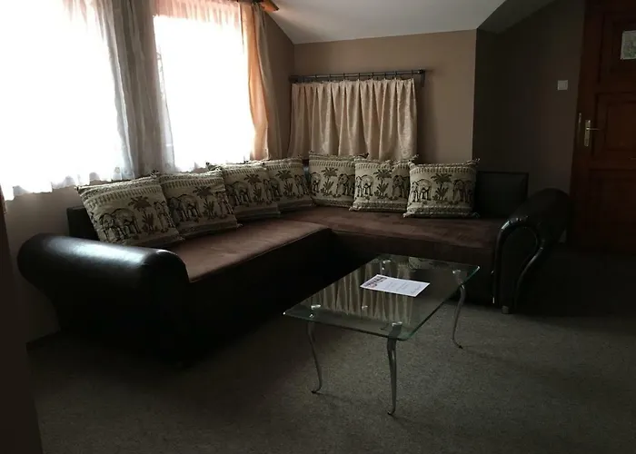 Tavi Panzio Es Etterem B&B