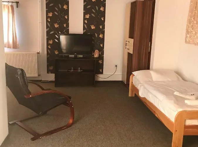 Tavi Panzio Es Etterem Veresegyház
