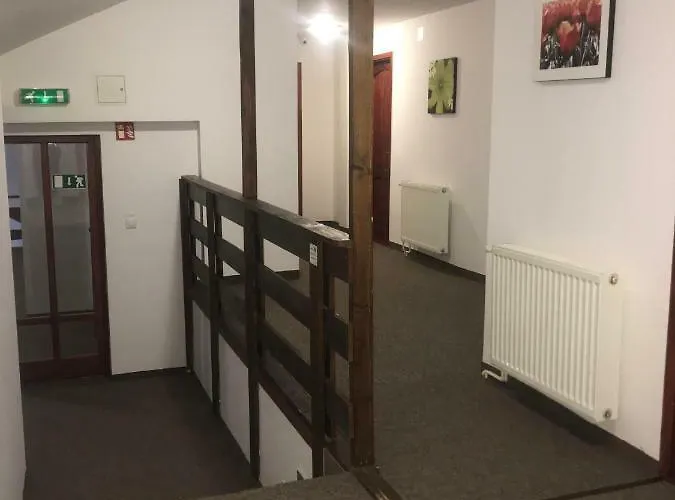 Tavi Panzio Es Etterem 3* Veresegyház