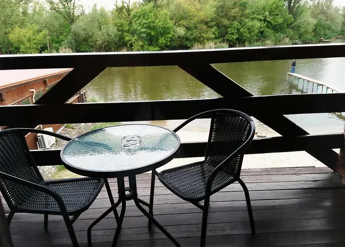 Tavi Panzio Es Etterem B&B Veresegyház