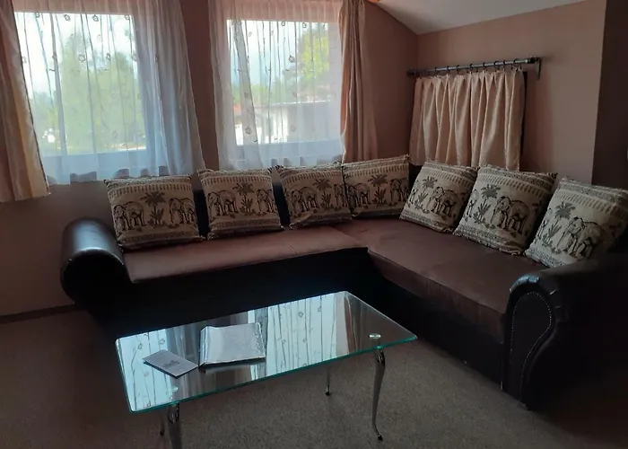 Tavi Panzio Es Etterem B&B Veresegyház