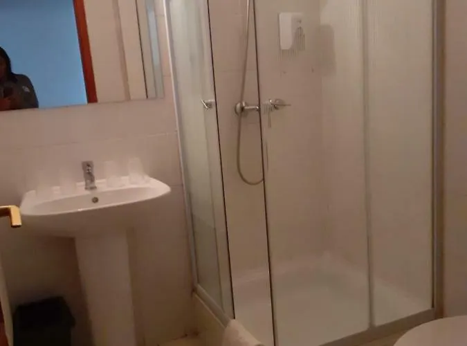 Tavi Panzio Es Etterem