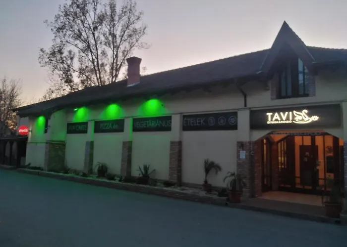 לינה וארוחת בוקר Tavi Panzio Es Etterem Veresegyház